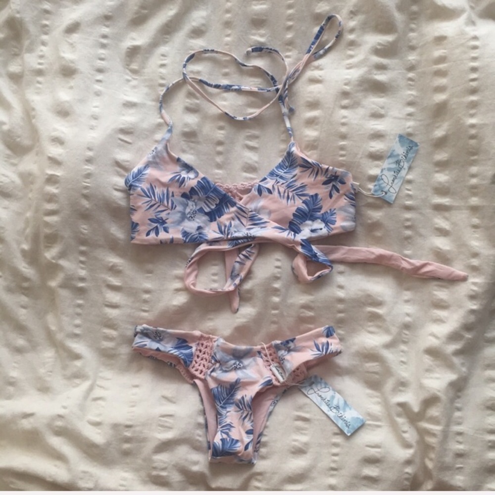 Frankie’s crochet bikini set